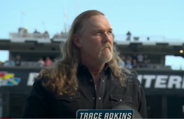 Watch Trace Adkins Perform the National Anthem at the Daytona 500